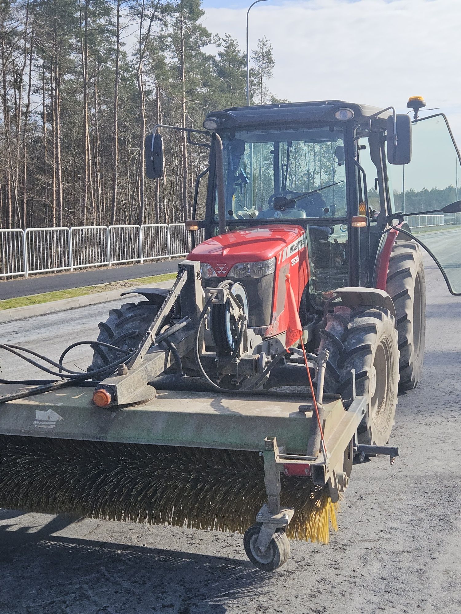 Mycie zamiatanie asfaltów, dróg, usługi beczką, sprzątanie placów