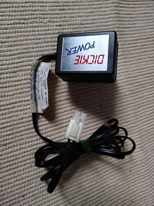 Ładowarka sieciowa do zabawek aut zdalnych Autos RC