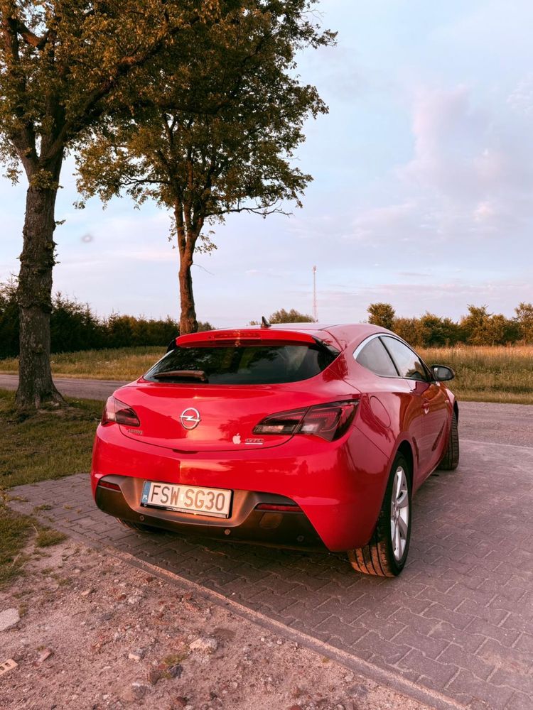 Opel Astra J GTC 2014 1.7 CDTI