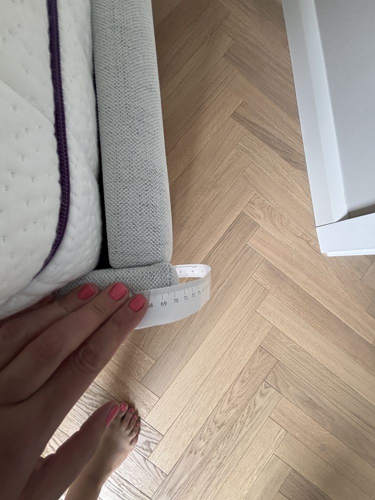Nowe łóżko z materacem