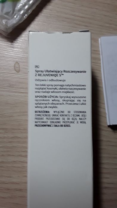 Spray ułatwiający rozczesywanie