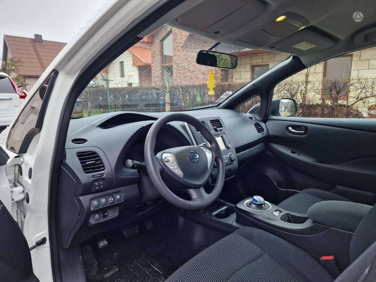 Двері Ніссан Ліф Nissan Leaf