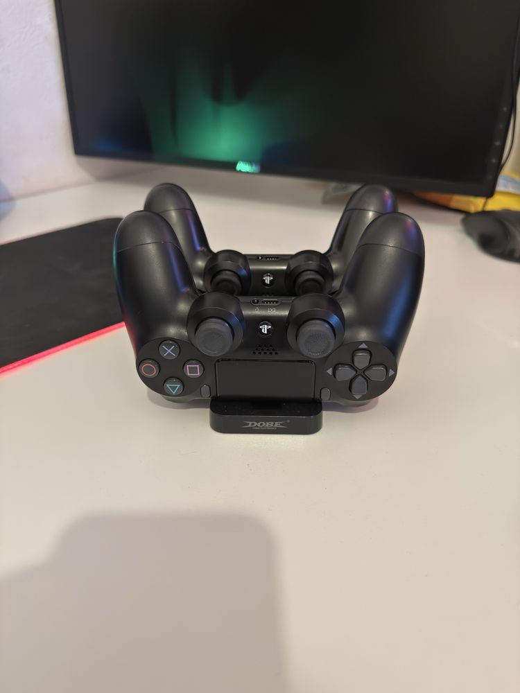 2 Comandos playstation 4 e base de carregamento