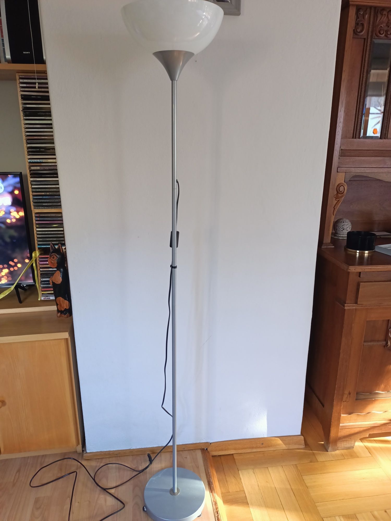 Lampa stojąca aluminiowa