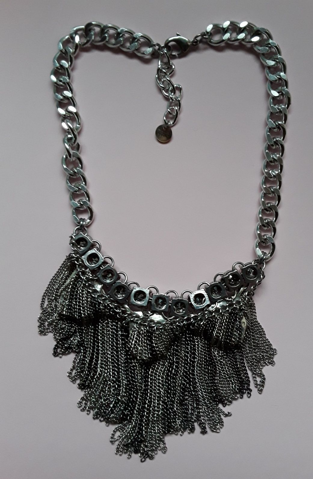 Colar gargantilha em metal prateado da Moon C Paris