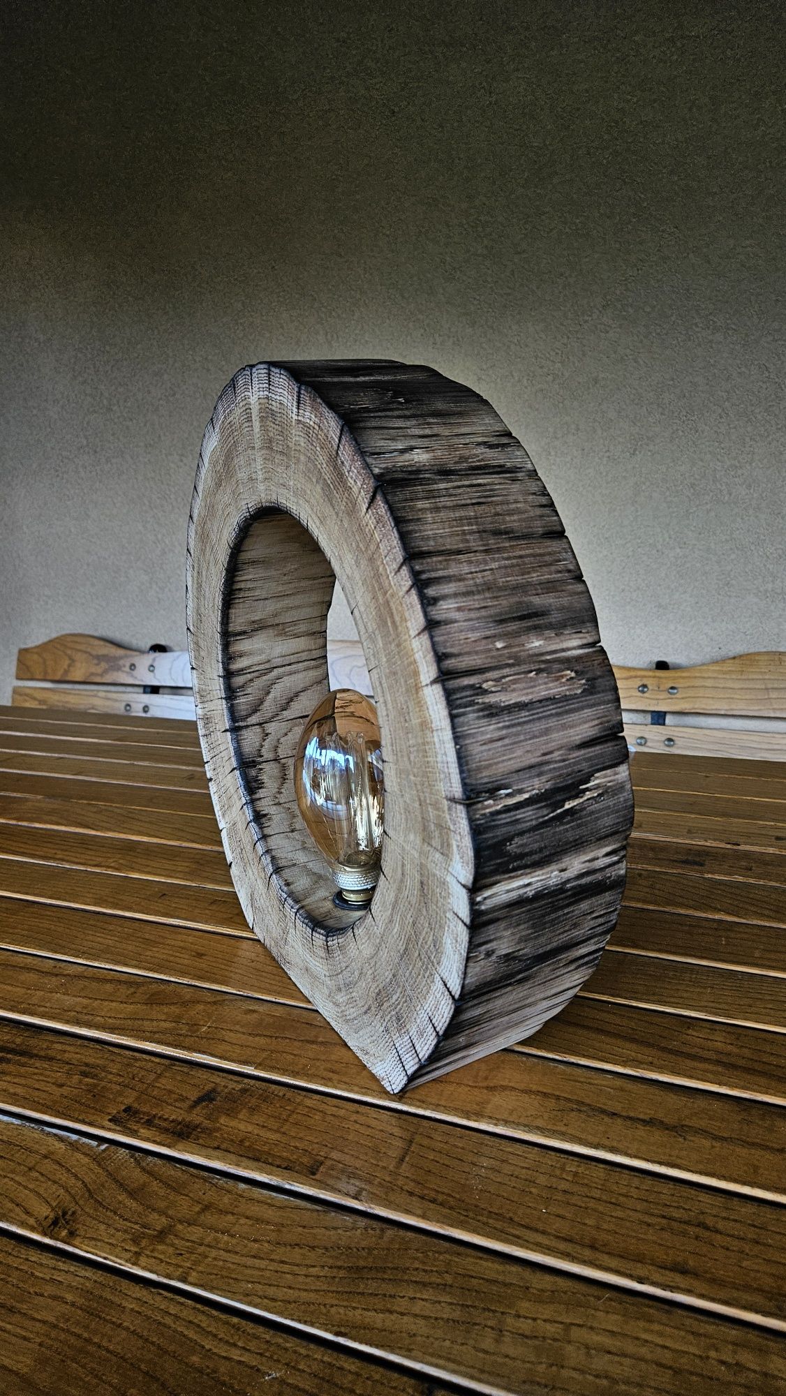 Lampa drewniana stylowa