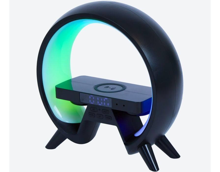 Budzik cyfrowy,lampa oraz ładowanie telefonu.