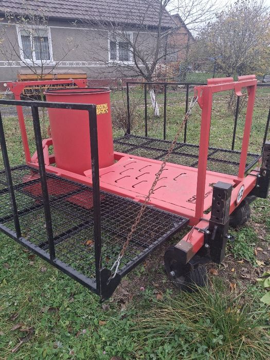 Розстилач соломи для полуниці.