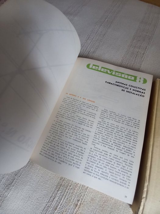 Televisão dois volumes