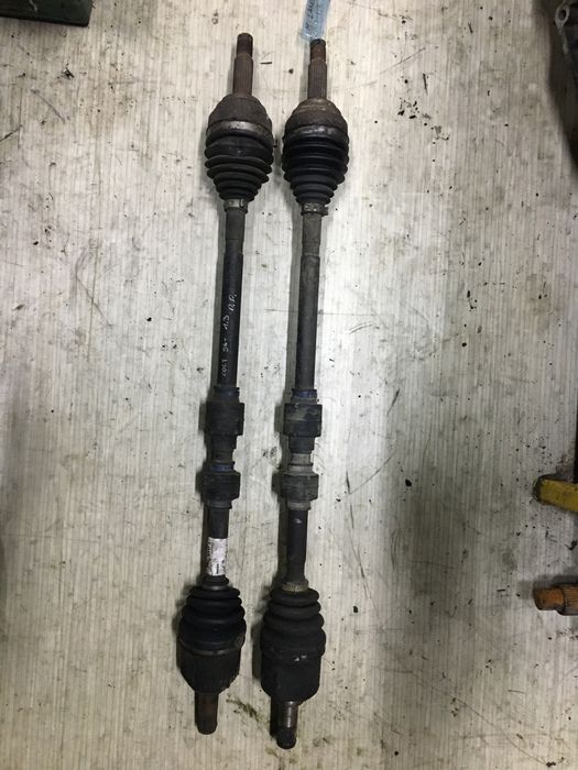 Полуось привод шрус Mitsubishi Colt Lancer 1.3 БЕНЗИН (ПЕРЕДНЯ ДОВГА).