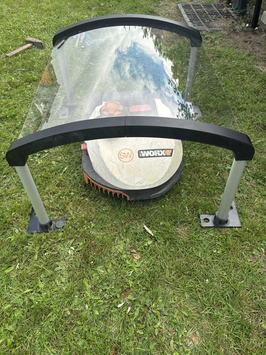 Garaż do robota koszącego Zadaszenie domek do kosiarki Worx Gardena