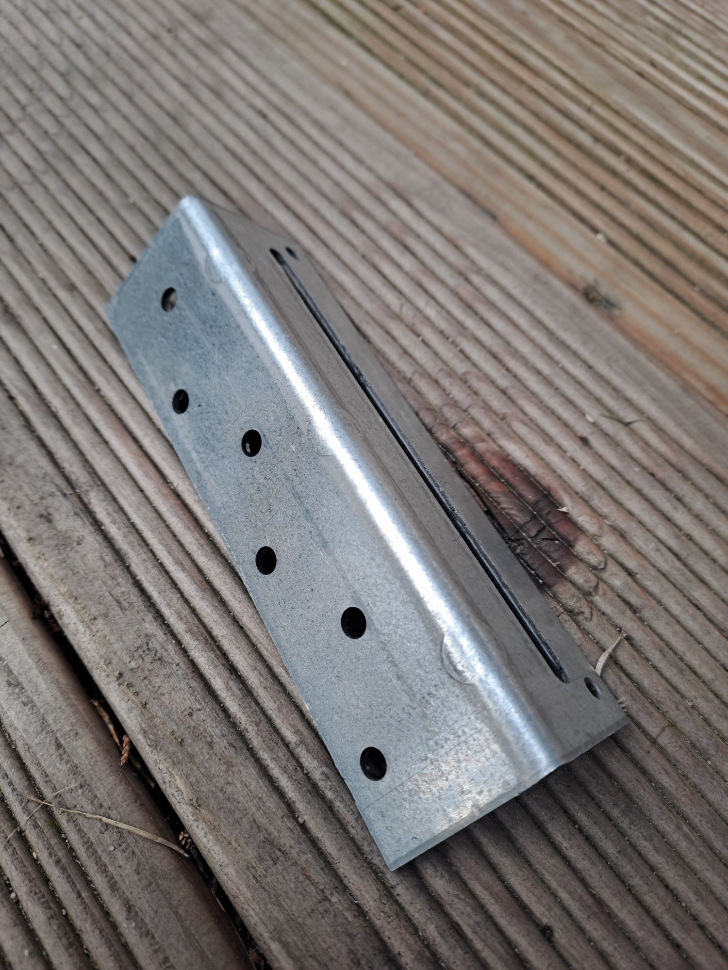 Kątownik metalowy ciesielski 35x35x130x2,0 mm