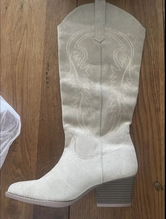 Високі ковбойські чоботи (високі жіночі козаки)