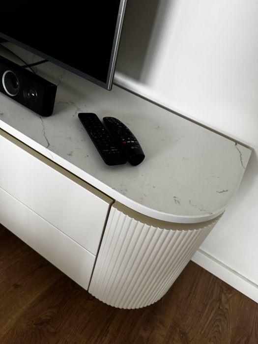 Móvel de TV - 1.80 metros