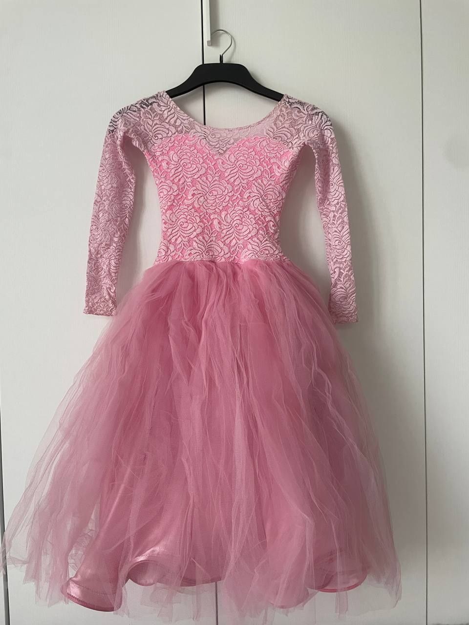Бальне плаття, рожевого кольору