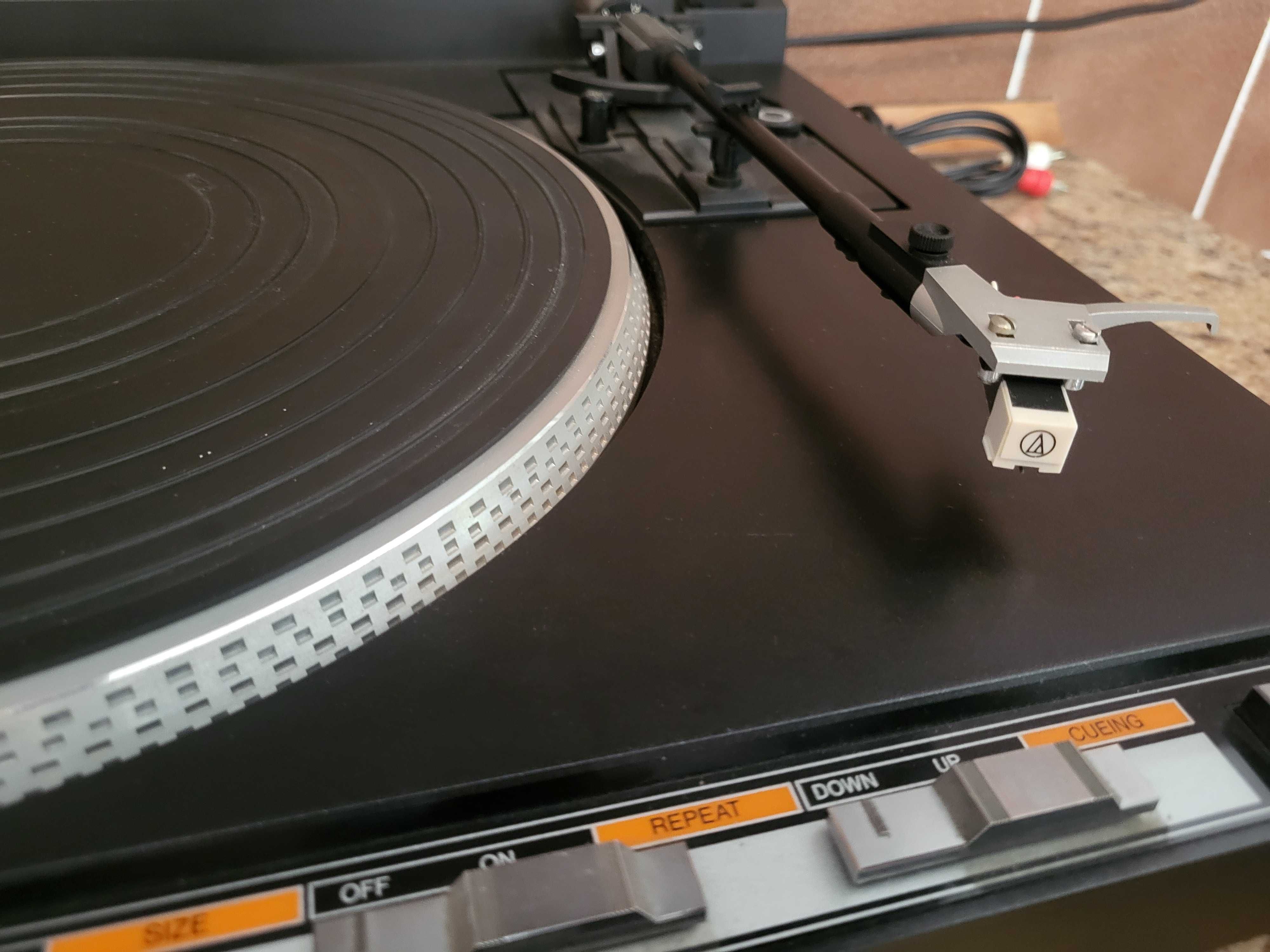 Gramofon JVC L-F210B Fully-Automatic Direct-Drive