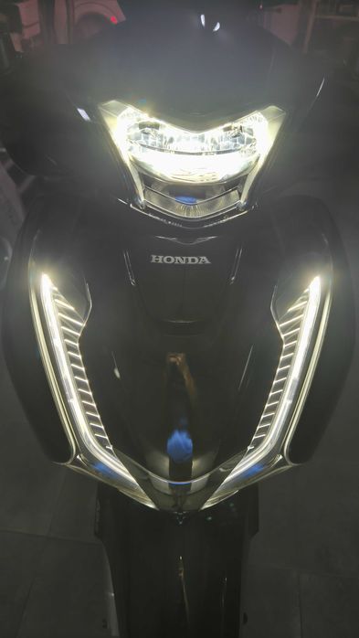 Scooter Honda SH 125i ABS TopBox SmartKey Full LED 3450km - como nova