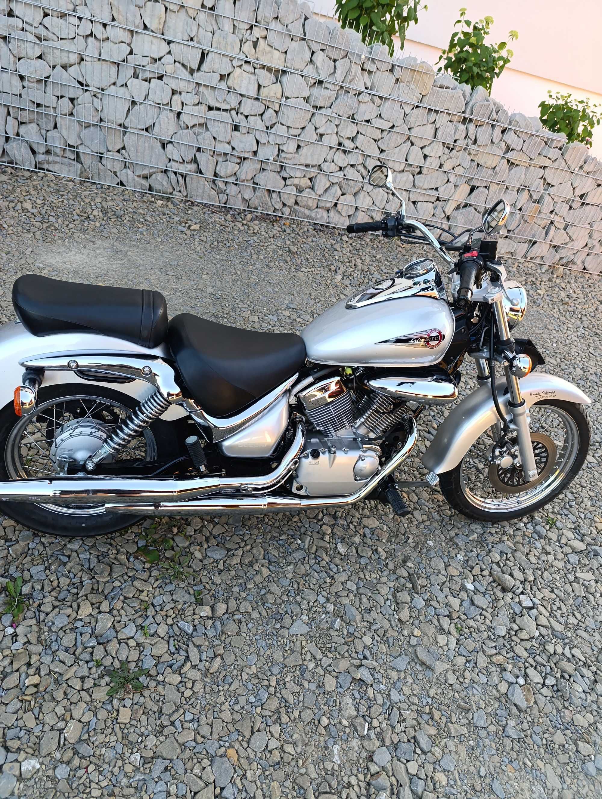 Suzuki intruder VL 125