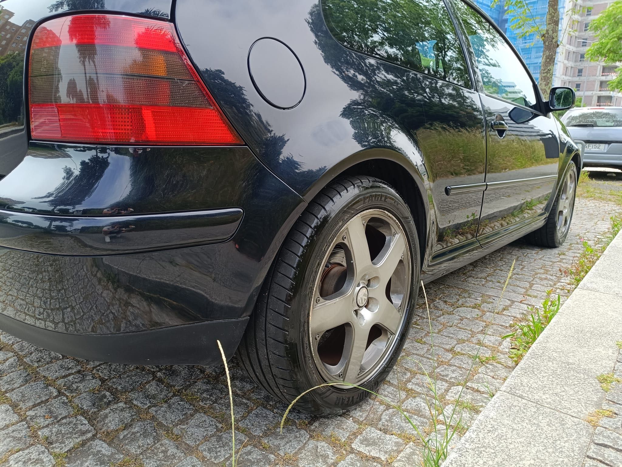 Vendo/Troco VW Golf IV 1.9 TDI PD100 por Honda X-adv 750