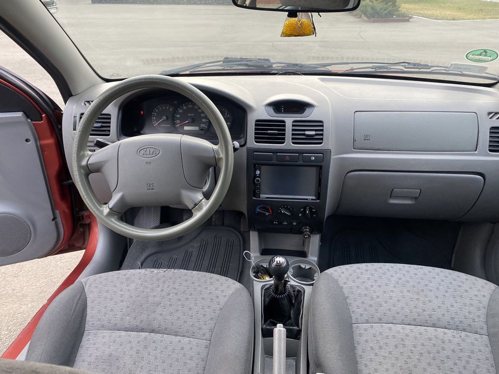 Продається автомобіль Kia Rio