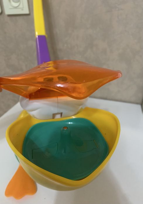 Іграшка Каталка пелікан  kiddieland Украінська