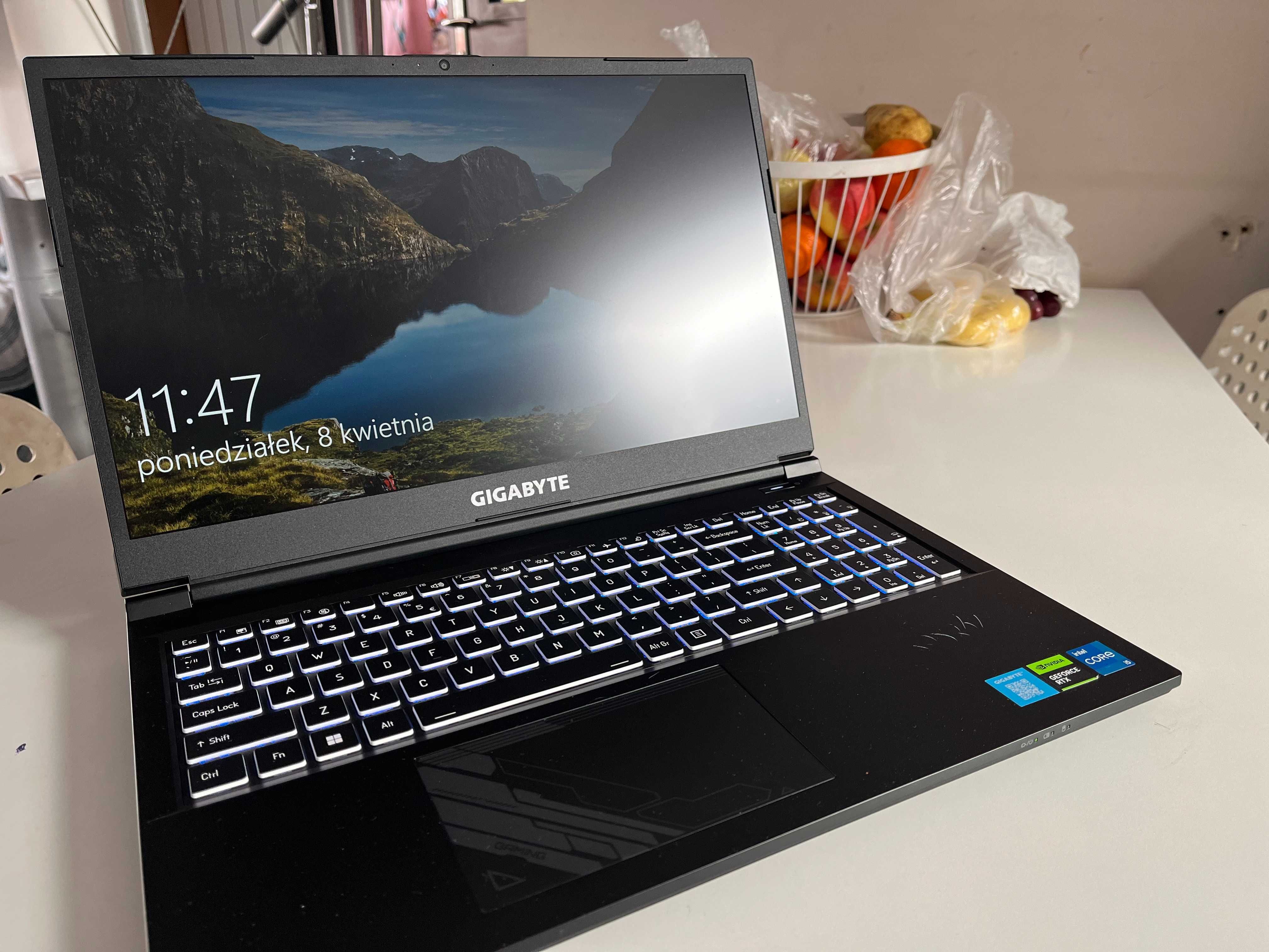 Laptop Gigabyte G5 KF i5-12500H / 16 GB / 512 GB / RTX 4060 / 144 Hz