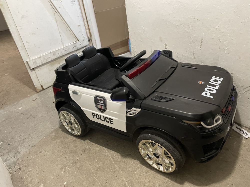 Auto policja na akumulator