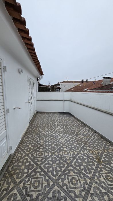 Apartamento T2 c/garagem no centro de Viana