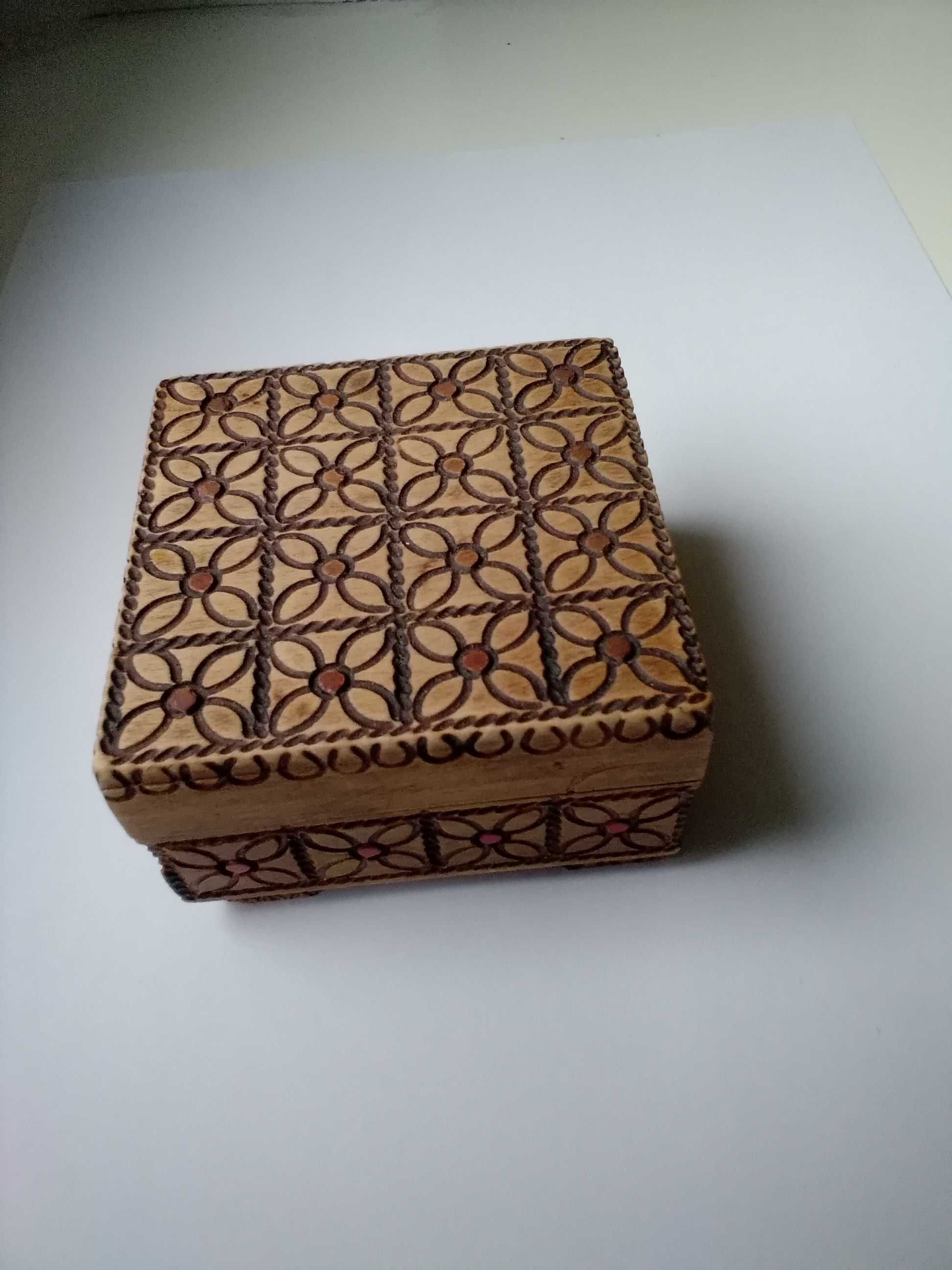 Pudełko drewniane ozdobne na drobiazgi