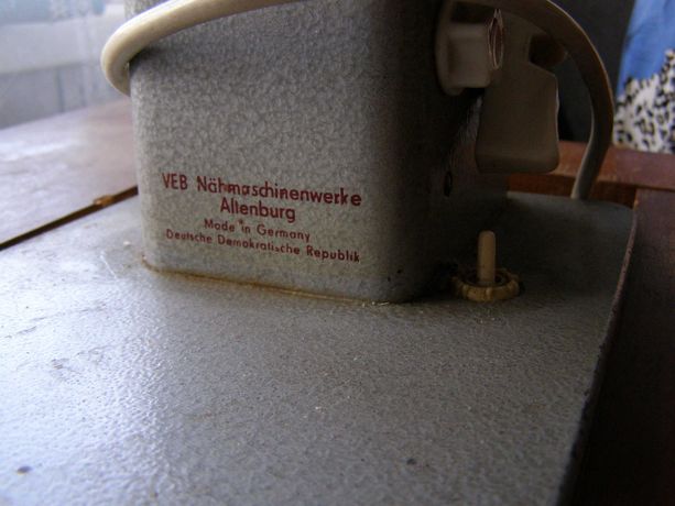 Швейная ножная машинка ГДР