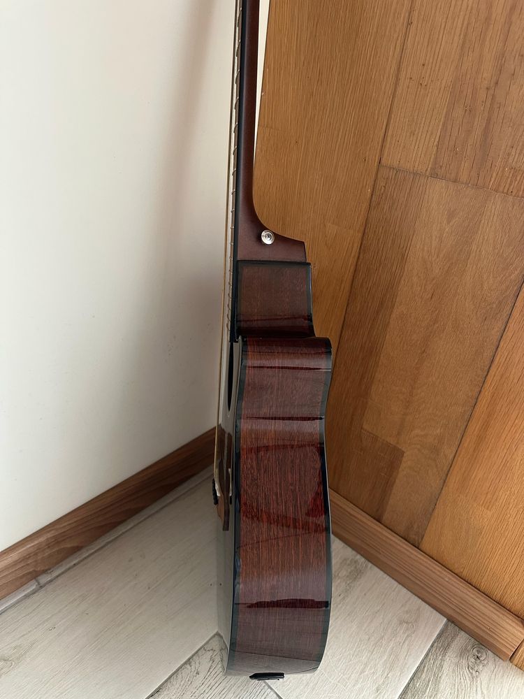 Guitarra eletroacustica Ibanez.