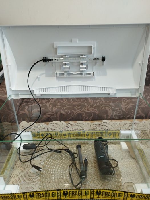 Sprzedam nowe akwarium z białą pokrywą i całym wyposażeniem. Aquatel