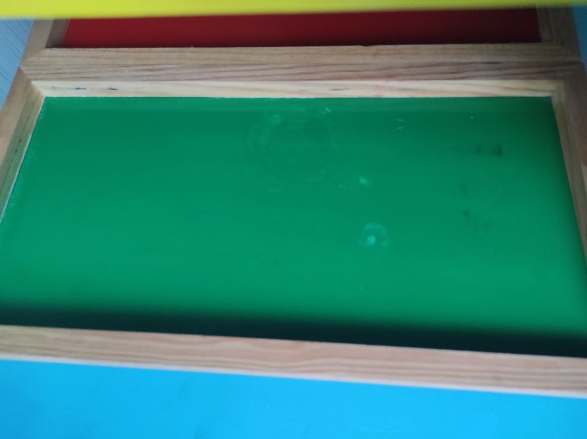 Dwustronna, drewniana tablica dla dzieci