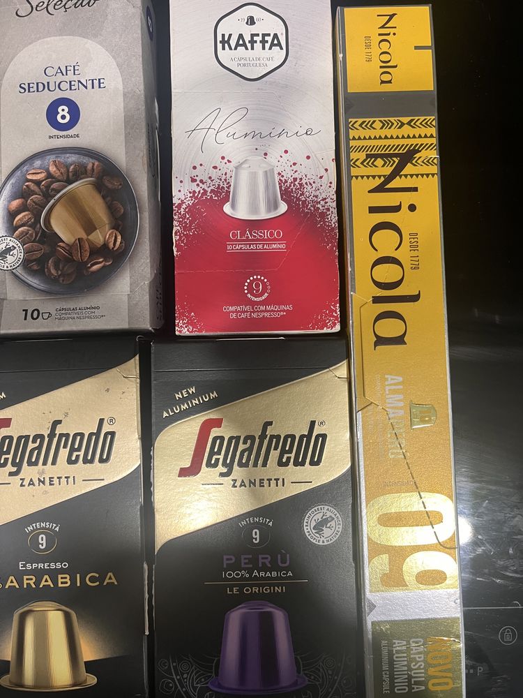 Vendo 8caixas café e descafeinado