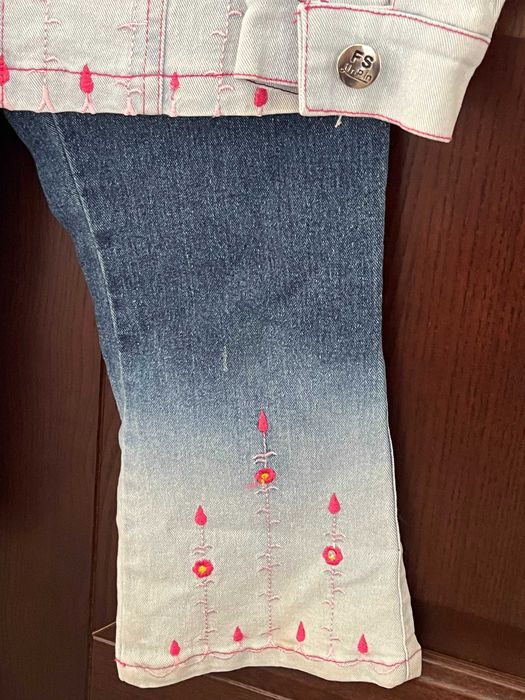 komplet jeans dziewczynka spodnie dzwony i kurteczka 104 cm hafty