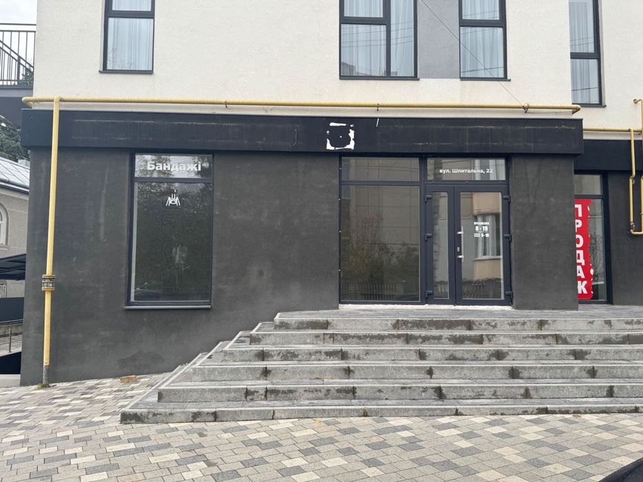 Продам комерційне приміщення в новобудові в центі міста власник