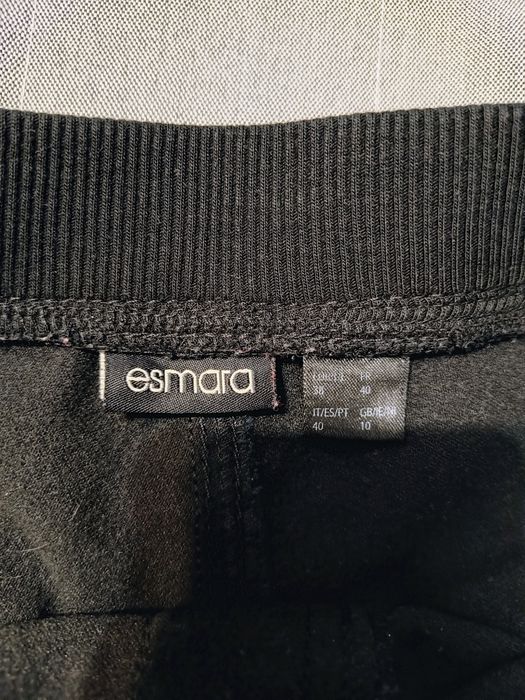 Klasyczne czarne spodnie