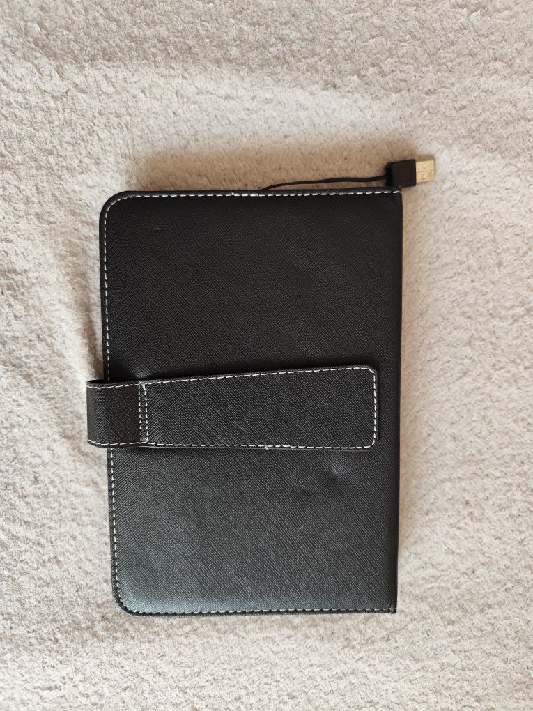 Etui do tabletu z klawiaturą