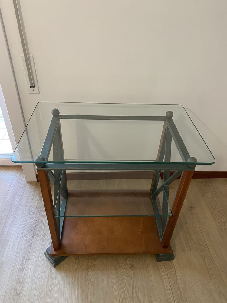 Mesa de vidro e ferro