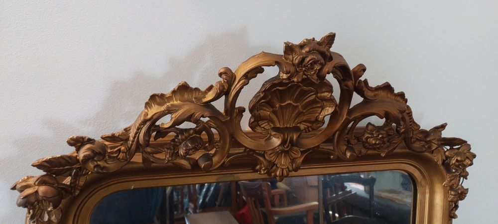 Espelho em talha dourada