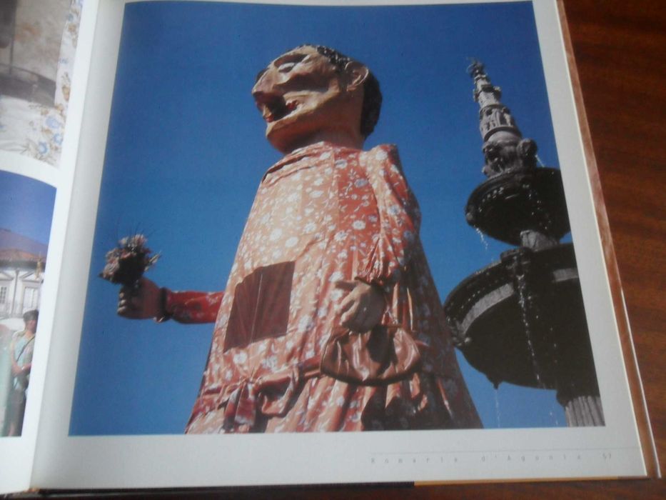 "Romaria d'Agonia - Viana do Castelo" de António Manuel Couto Viana