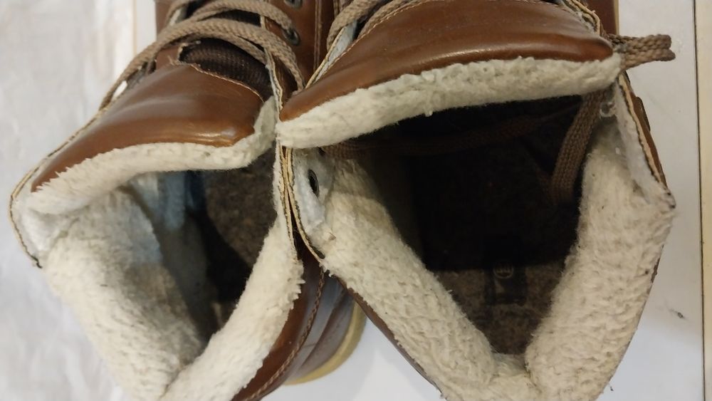 Продам мужские зимние кроссовки  - сникерсы  Remonte