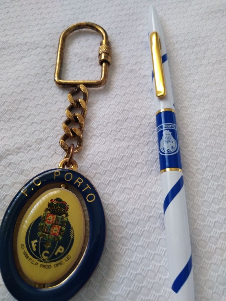 Conjunto de esferográfica e porta-chaves do FC Porto original