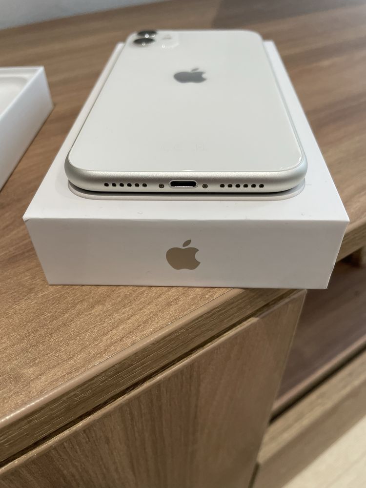 iPhone 11 64GB Biały - Jak nowy! 89%