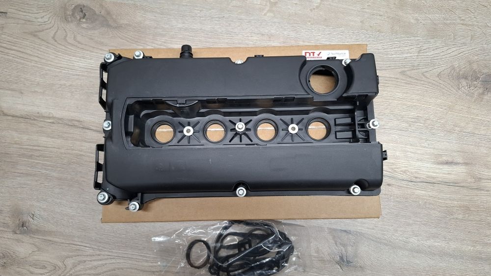 Клапанна кришка 1.6 1.8 Opel Astra H Astra J Vectra C Zafira C Mokka