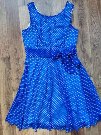 Синее платье в горошек