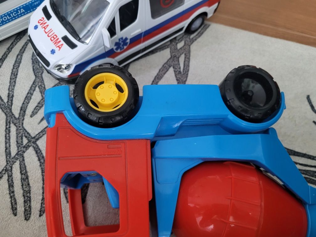 Zestaw pojazdów 4sztuki, policja, ambulans, betoniarka, helikopter