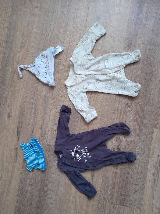 Подарую безкоштовно дитячий одяг 56