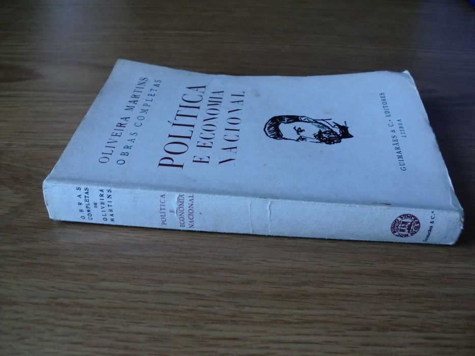 Política e Economia Nacional
de Oliveira Martins