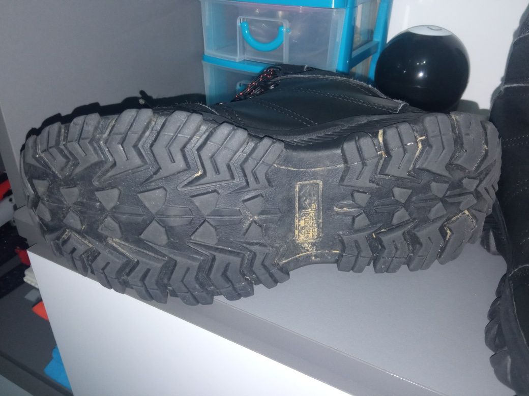 Buty zimowe r.37